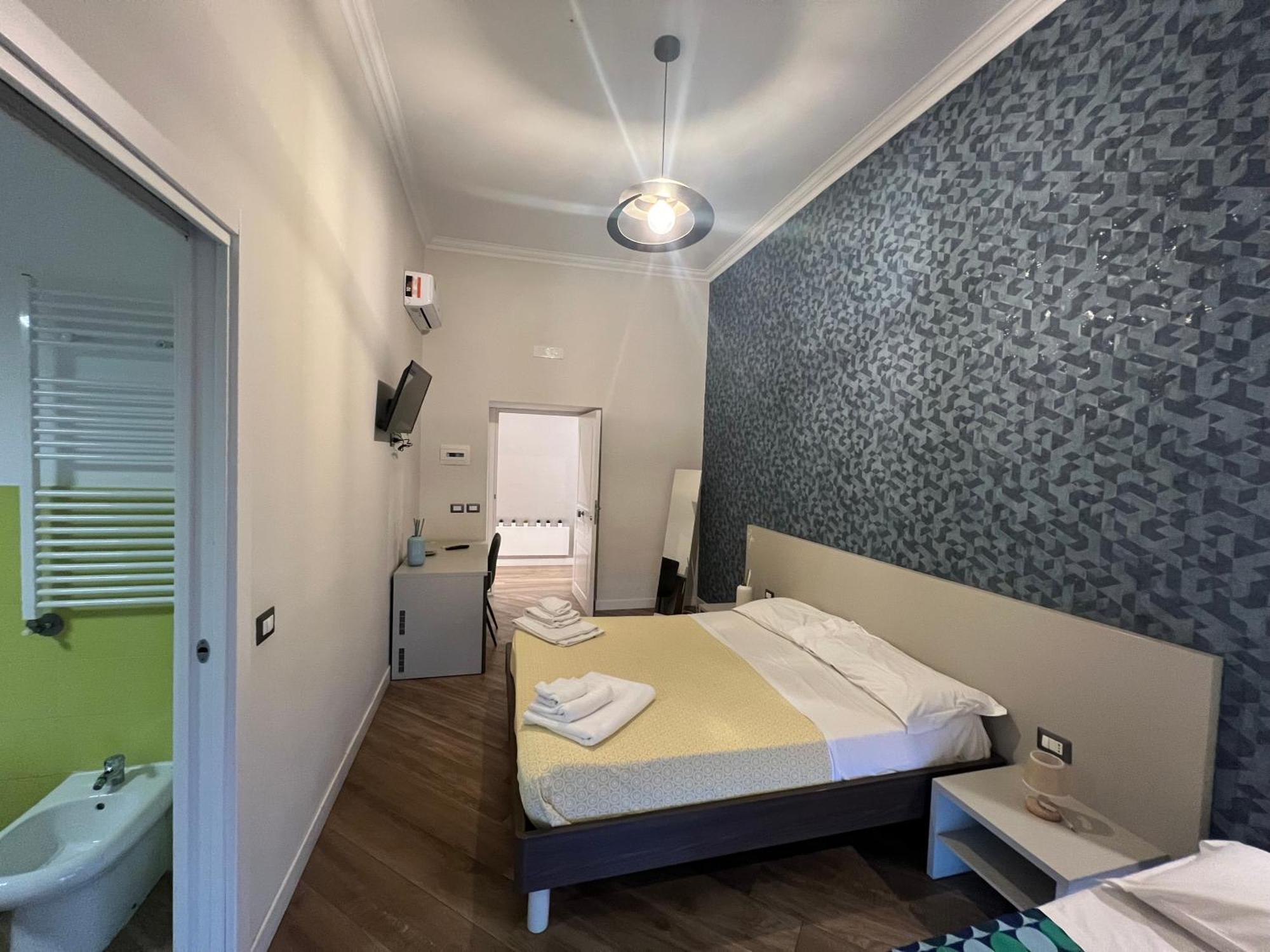Rooms Garibaldi Наполи Екстериор снимка