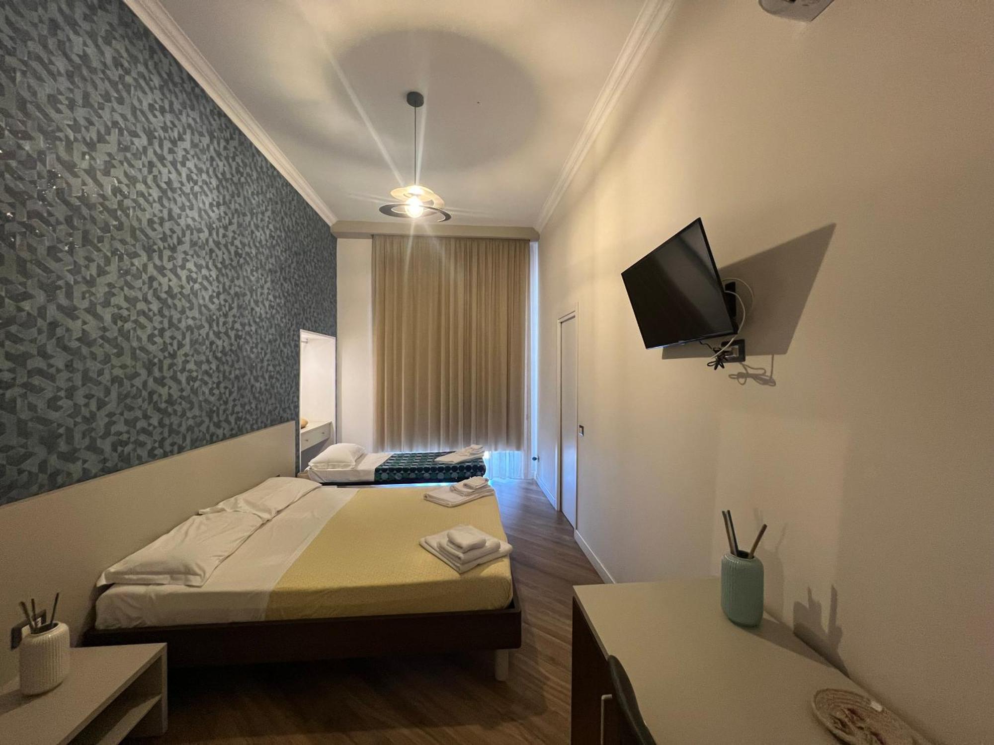 Rooms Garibaldi Наполи Екстериор снимка