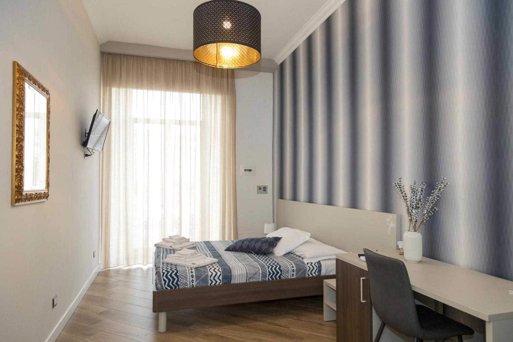 Rooms Garibaldi Наполи Екстериор снимка