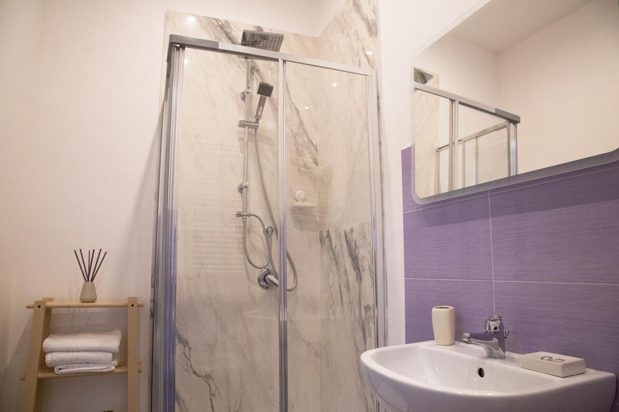Rooms Garibaldi Наполи Екстериор снимка