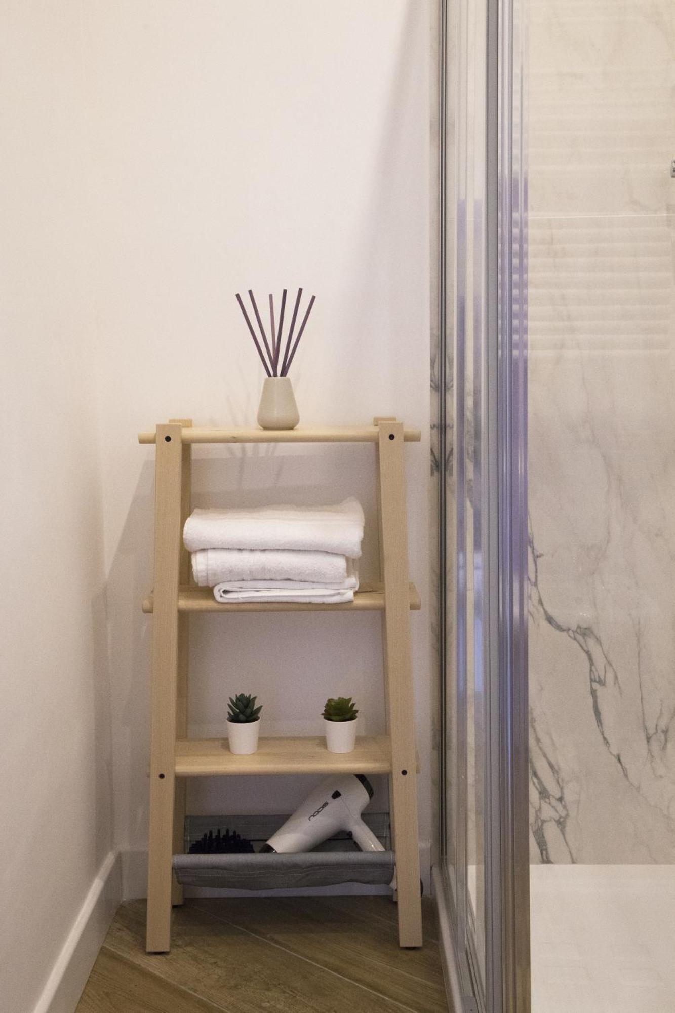 Rooms Garibaldi Наполи Екстериор снимка