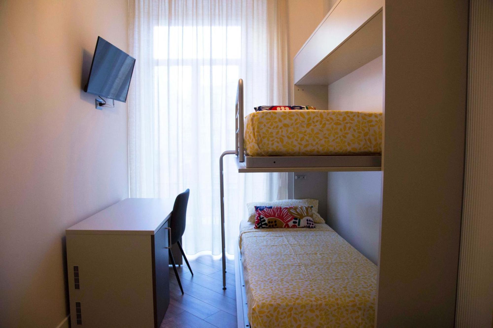 Rooms Garibaldi Наполи Екстериор снимка