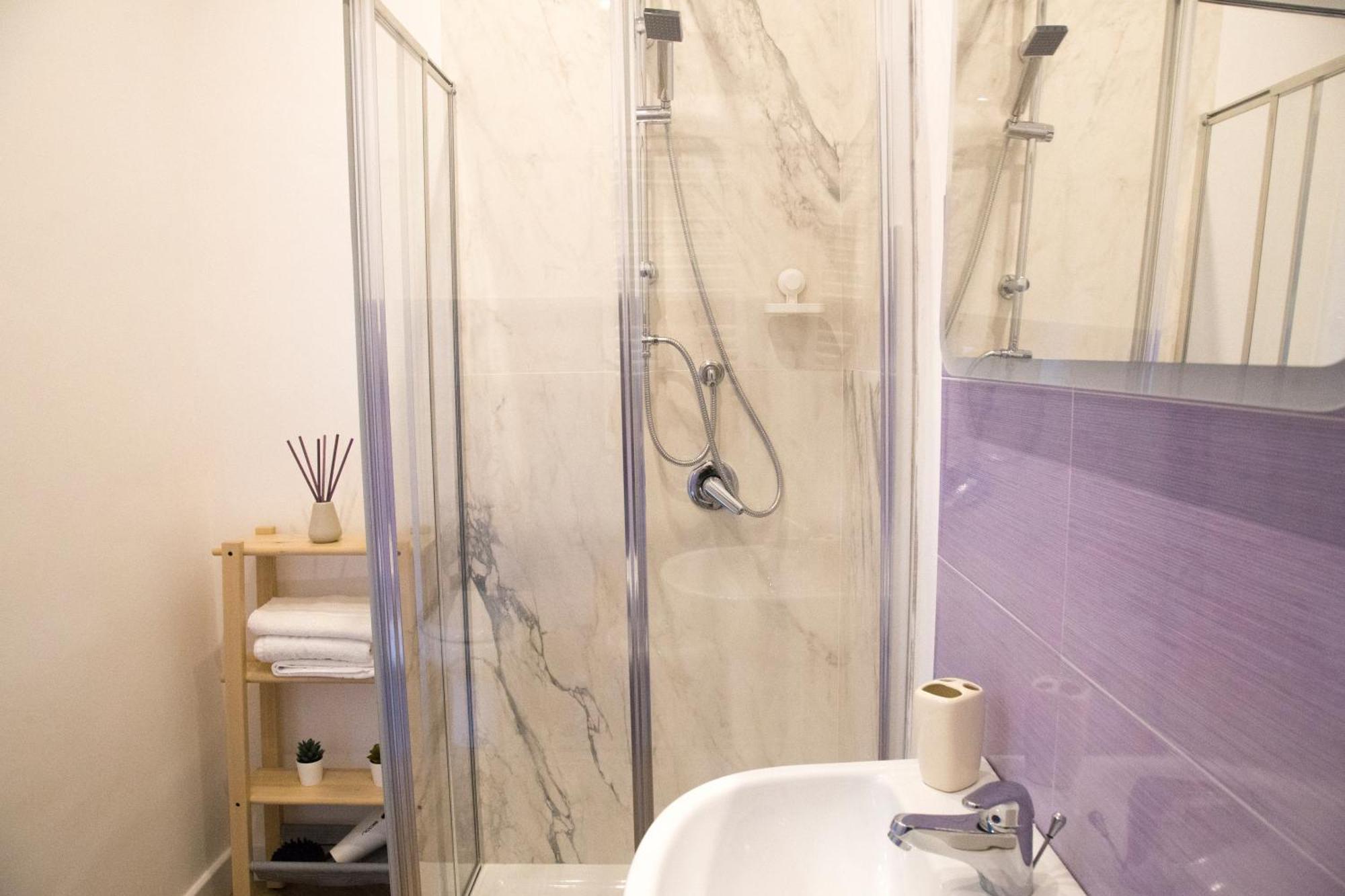 Rooms Garibaldi Наполи Екстериор снимка