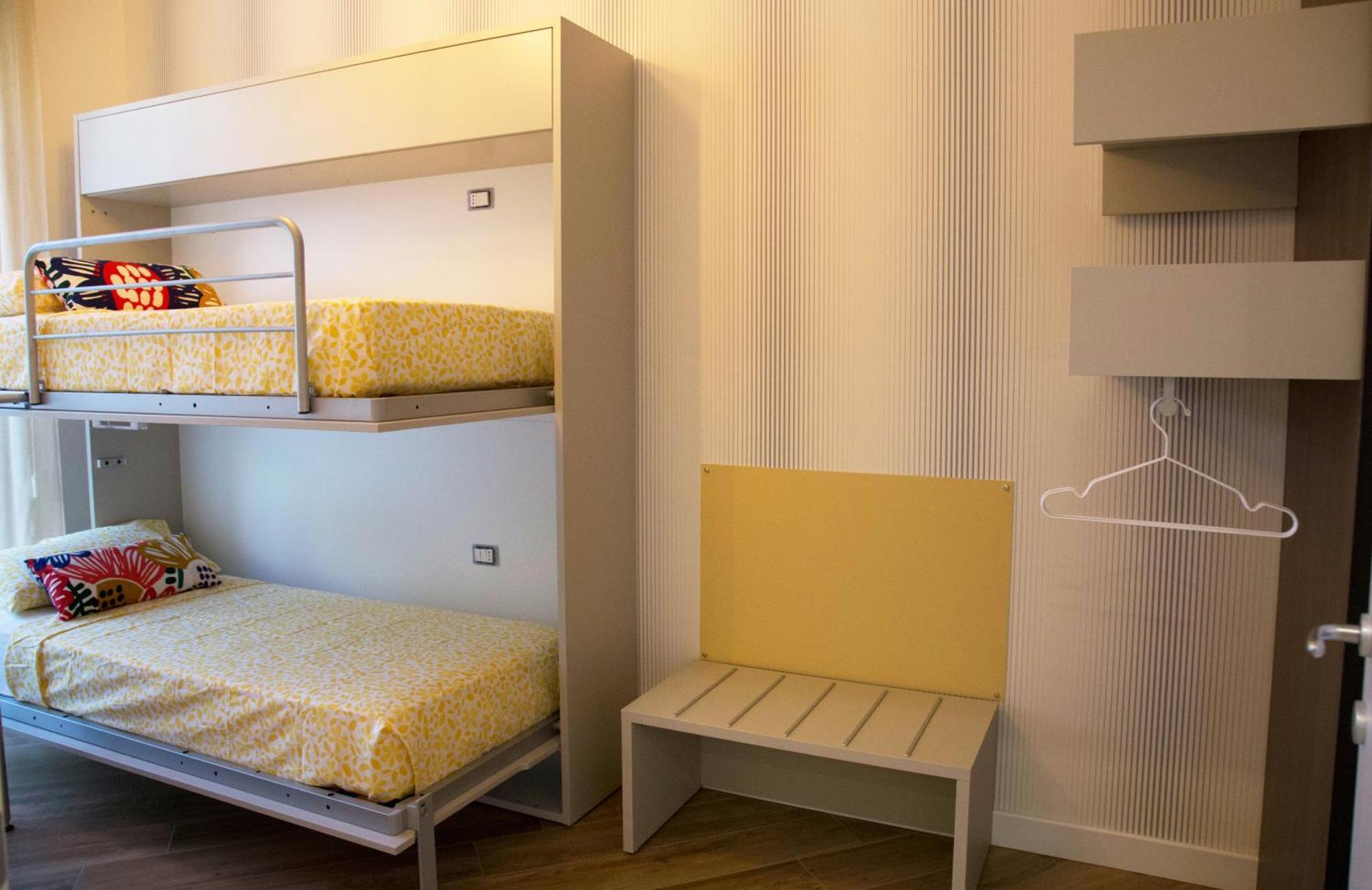 Rooms Garibaldi Наполи Екстериор снимка