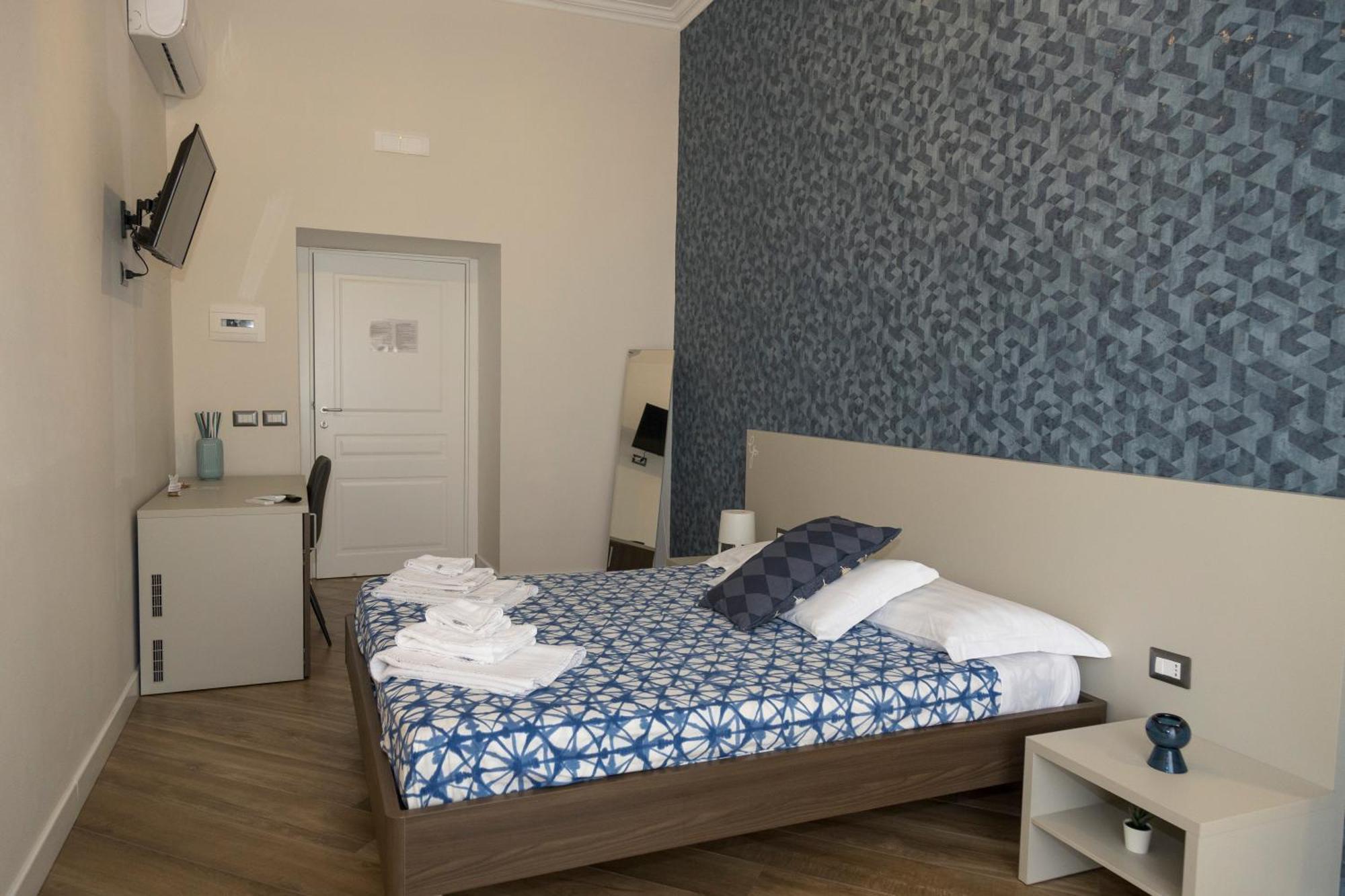 Rooms Garibaldi Наполи Екстериор снимка
