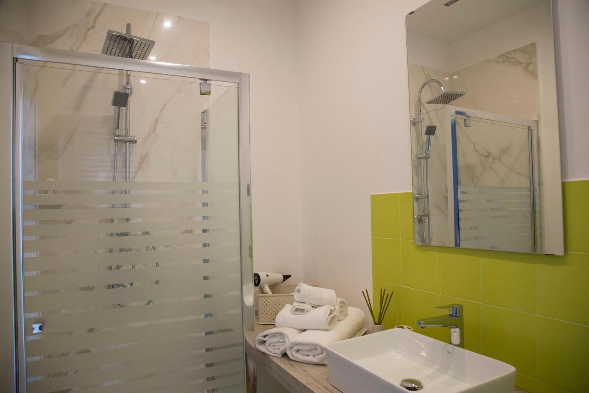 Rooms Garibaldi Наполи Екстериор снимка