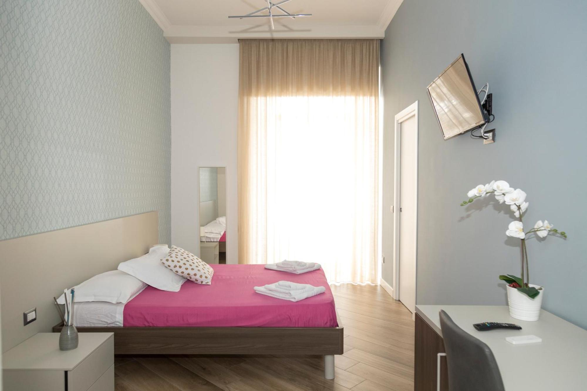 Rooms Garibaldi Наполи Екстериор снимка