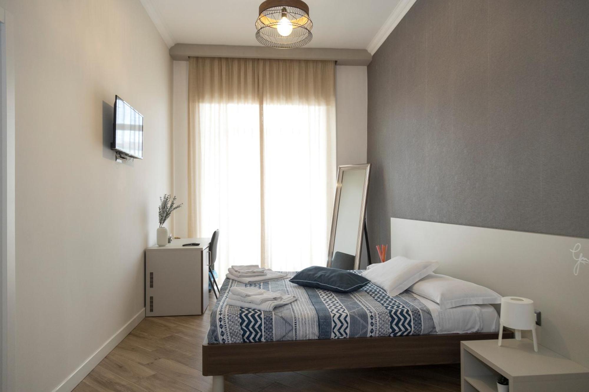 Rooms Garibaldi Наполи Екстериор снимка