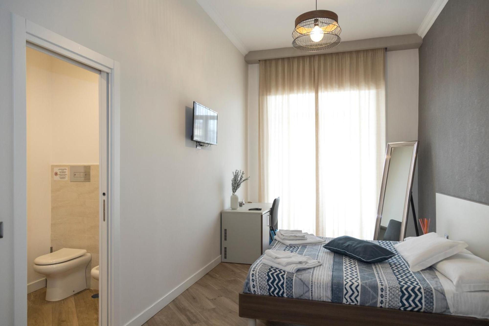 Rooms Garibaldi Наполи Екстериор снимка