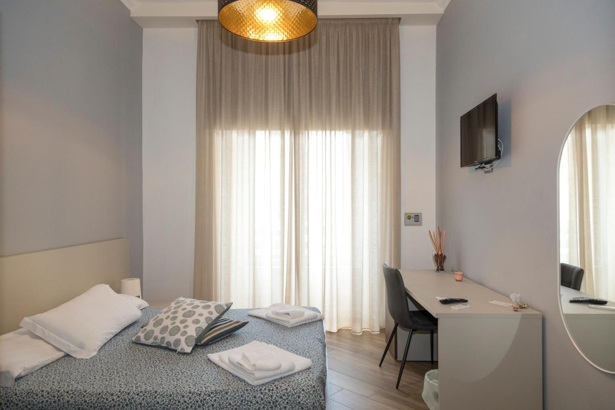 Rooms Garibaldi Наполи Екстериор снимка