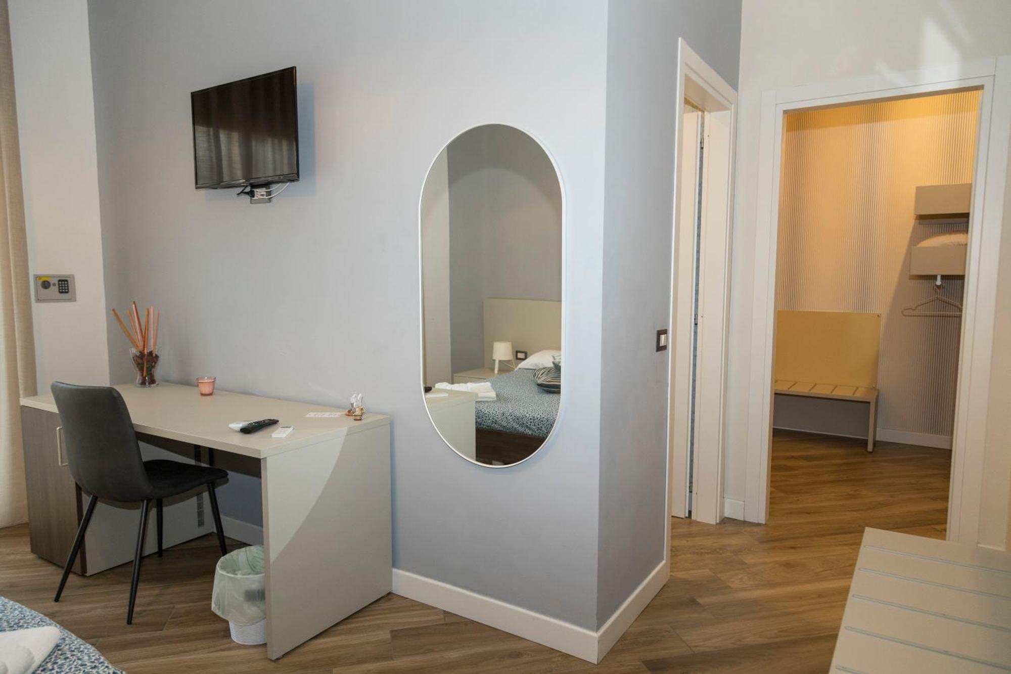 Rooms Garibaldi Наполи Екстериор снимка